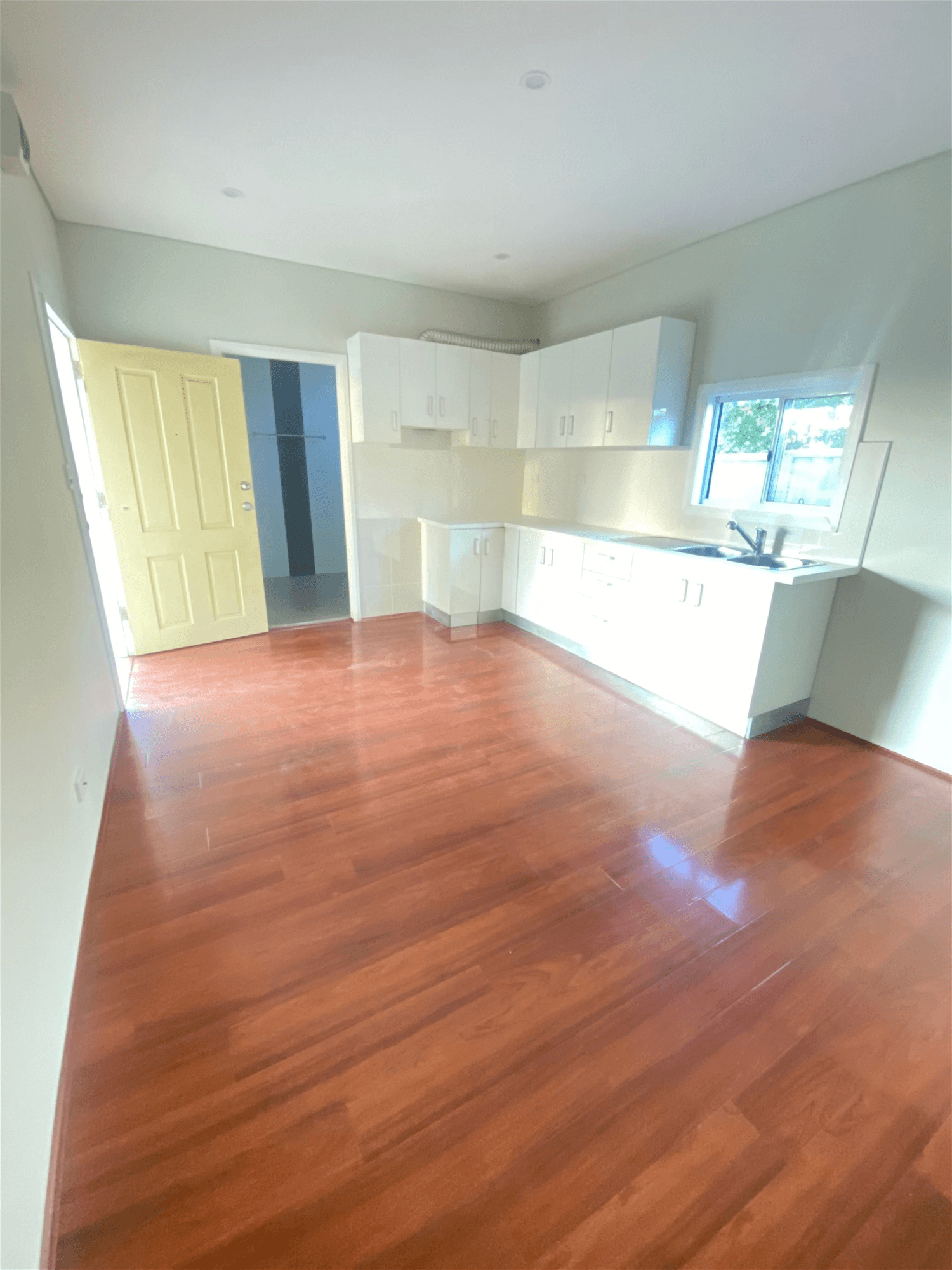 2+ Bedroom Granny with 1 Extra Room with Adjucent Complete Bathroom and Second Lounge.